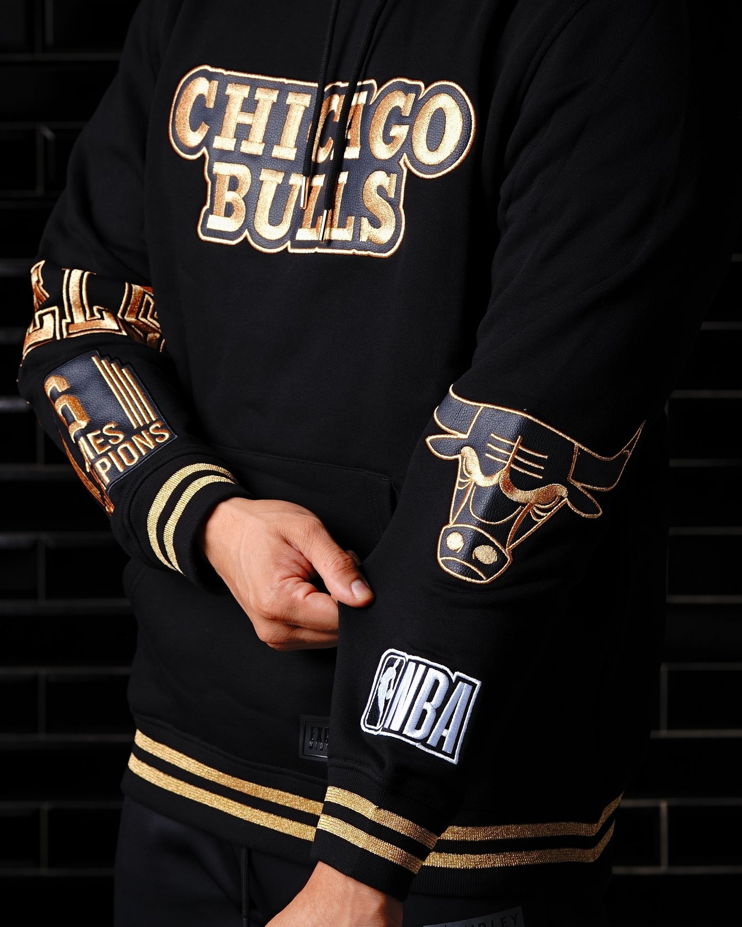 ABRIGO DE HOMBRE NBA COLECCION GOLD