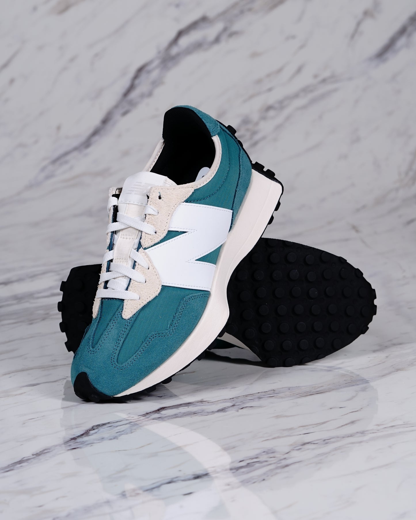 NEW BALANCE U327SBA