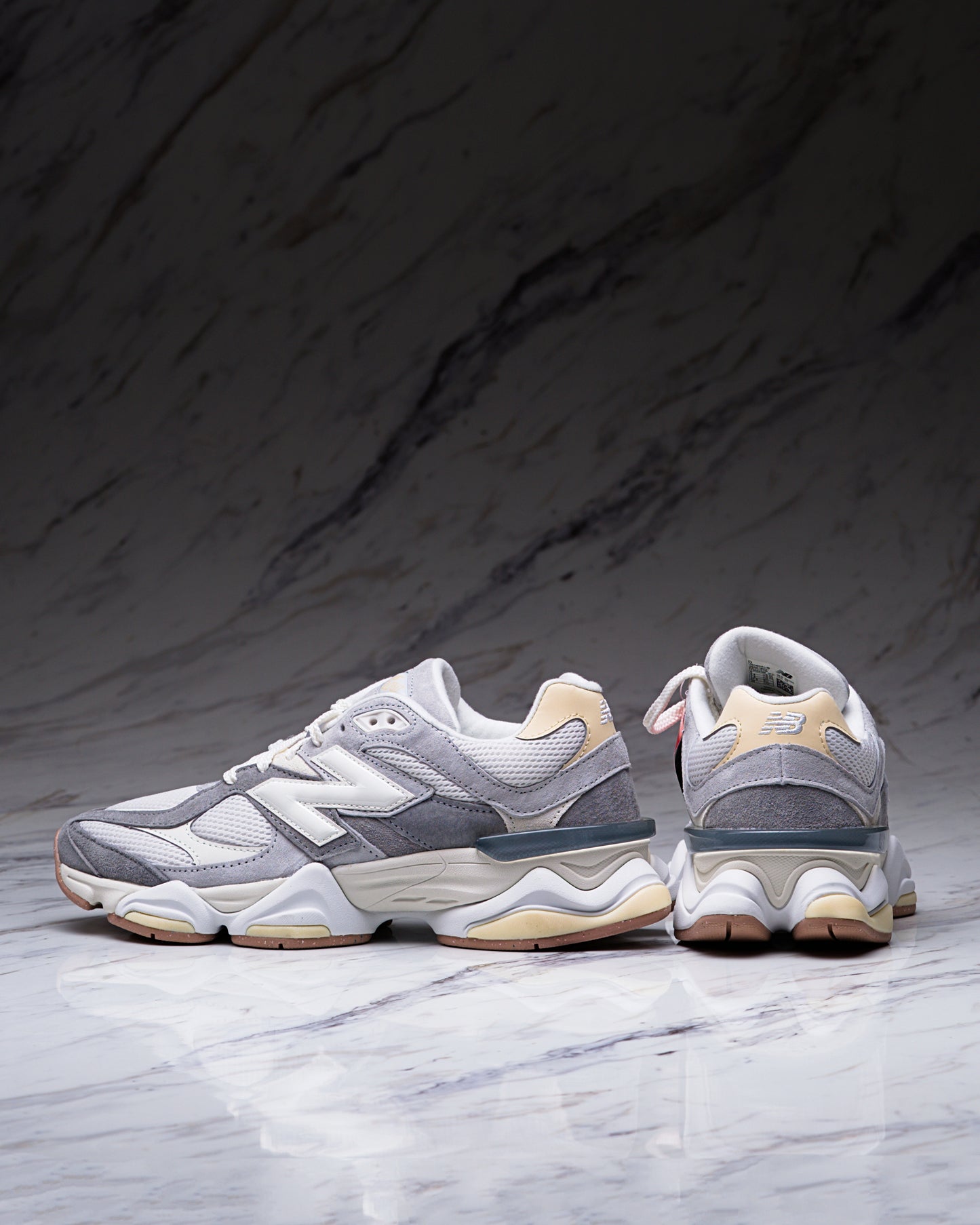 NEW BALANCE U9060AUB