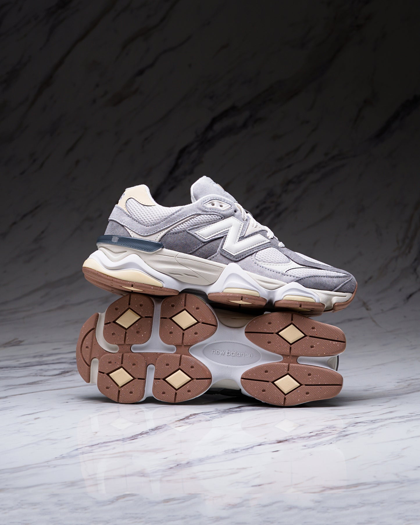 NEW BALANCE U9060AUB