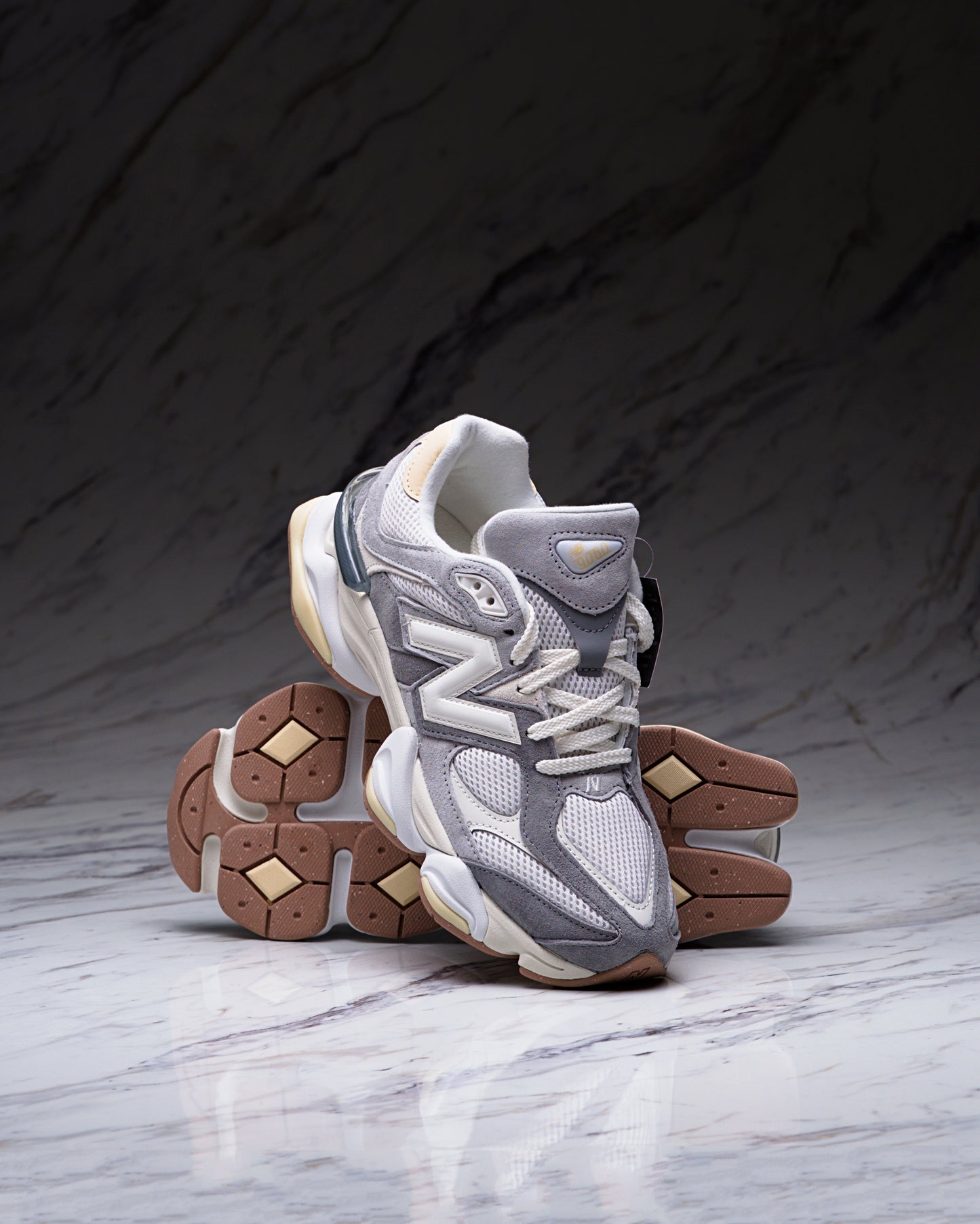 NEW BALANCE U9060AUB
