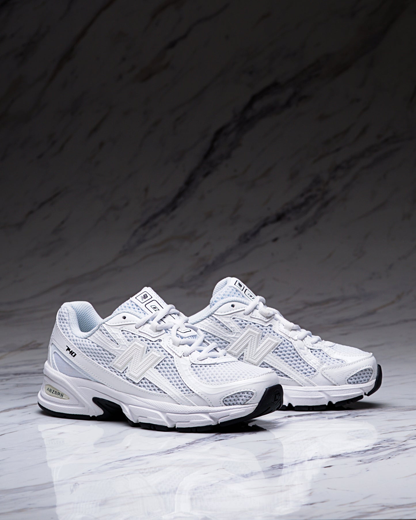 NEW BALANCE U740WW2
