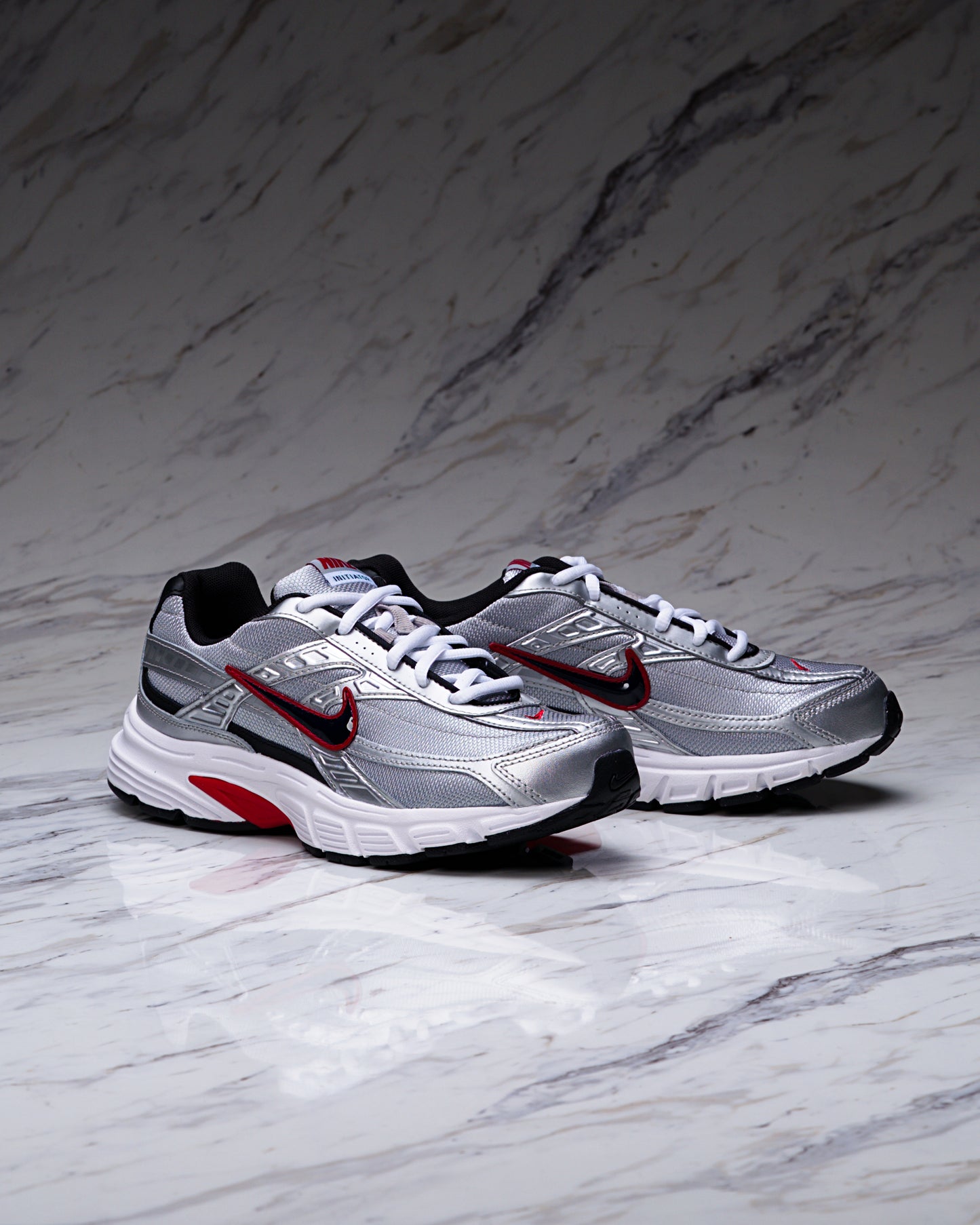 NIKE INITIATOR