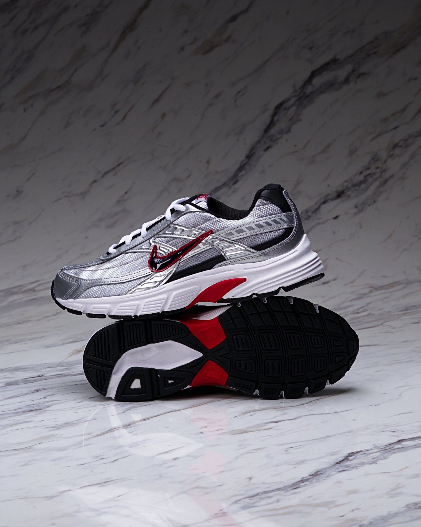 NIKE INITIATOR