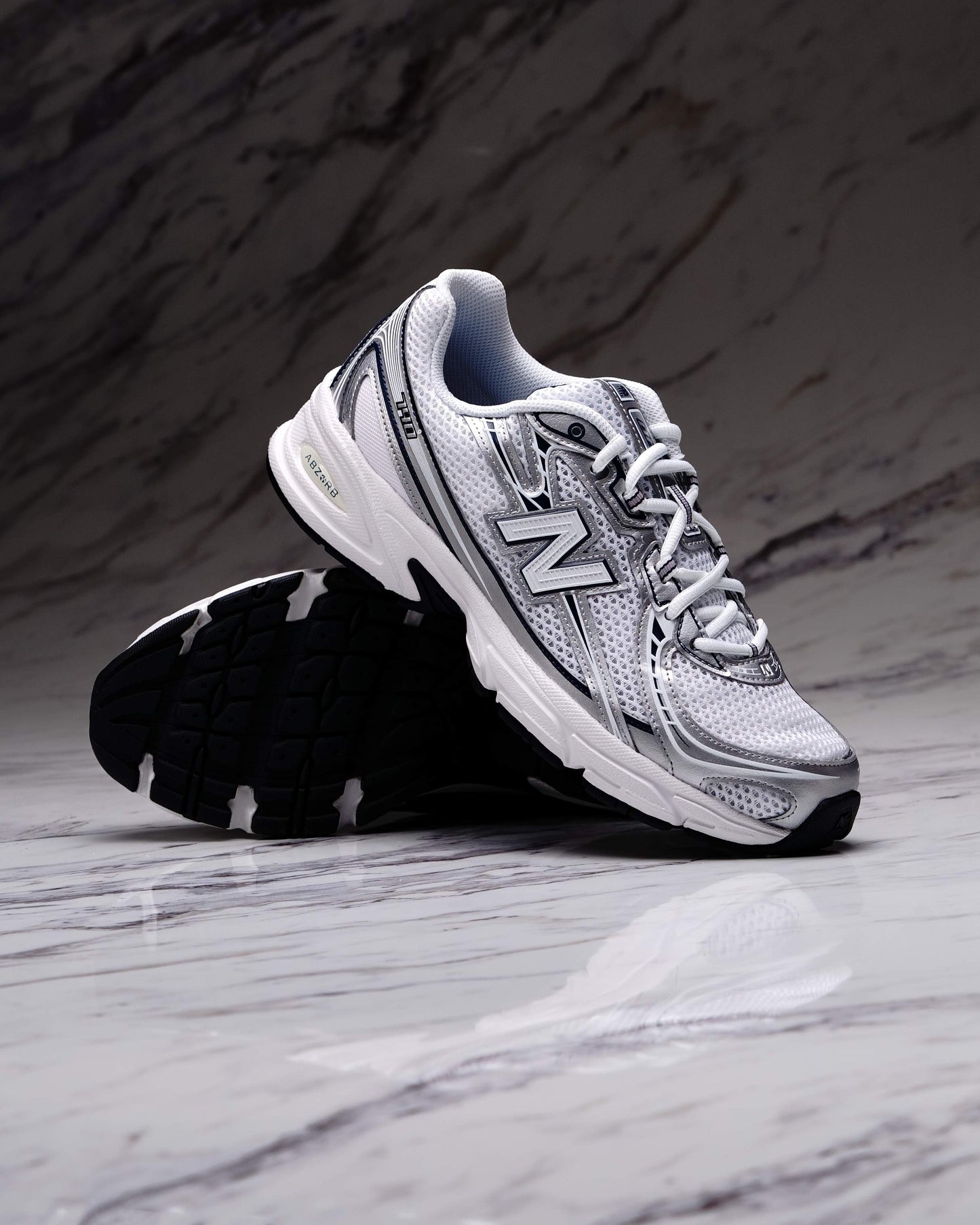 NEW BALANCE U740WN2