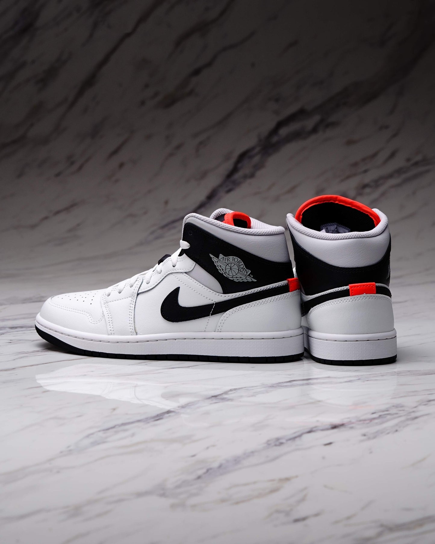 NIKE AIR JORDAN 1 MID SUMMIT WHITE/BLACK