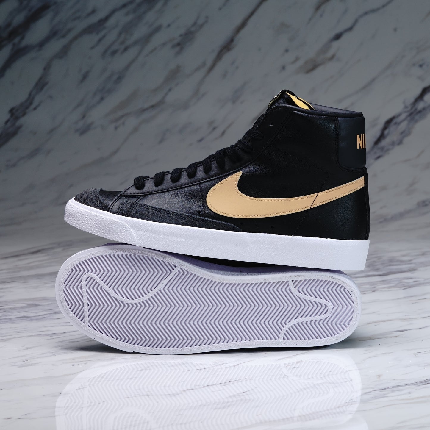 NIKE BLAZER MID 77 VNTG