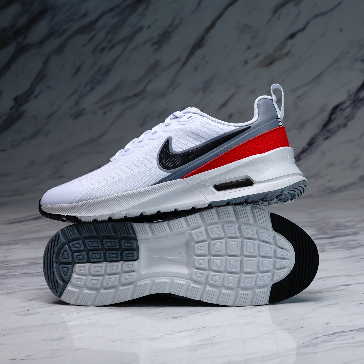 NIKE AIR MAX NUAXIS