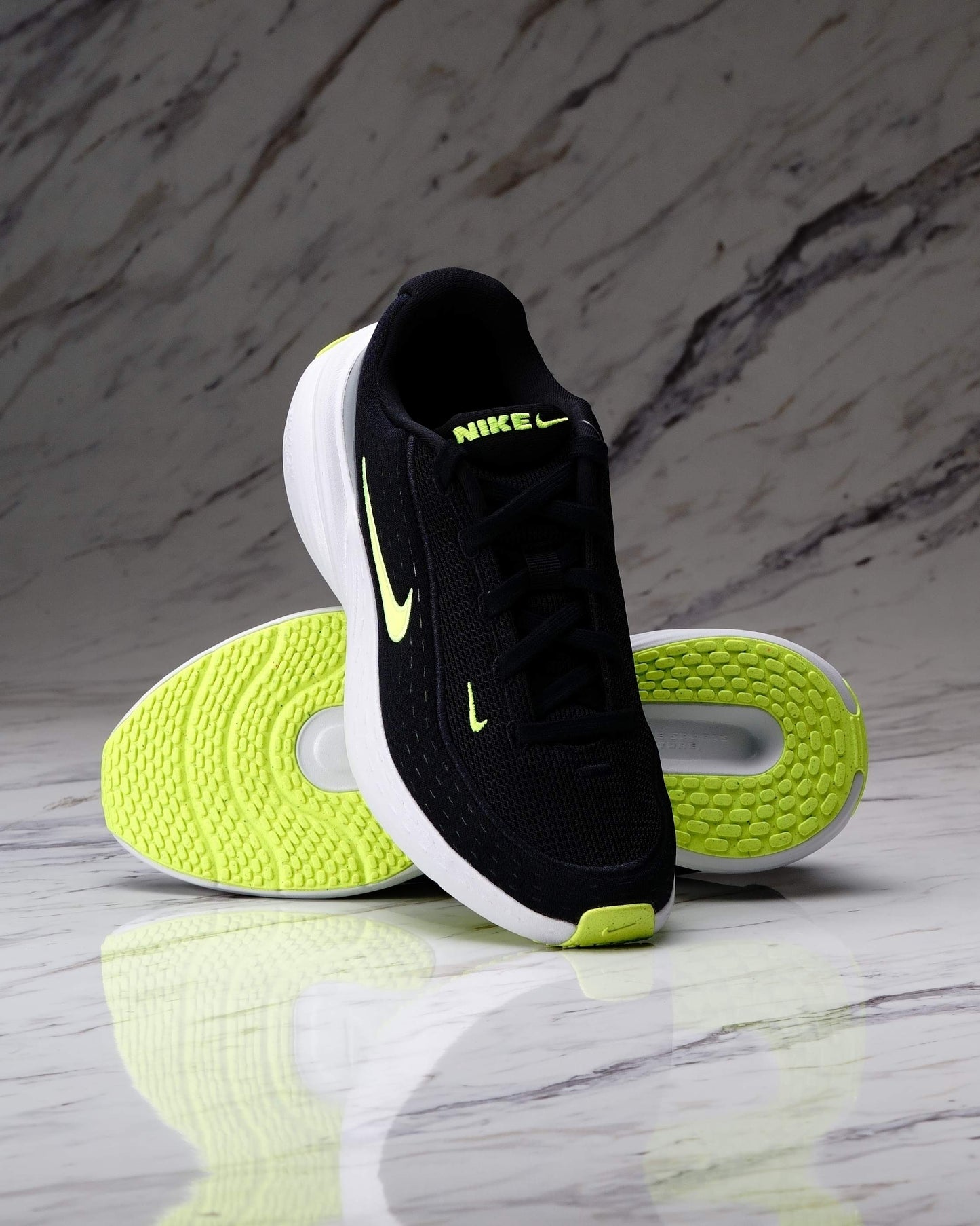 NIKE UPLIFT SC