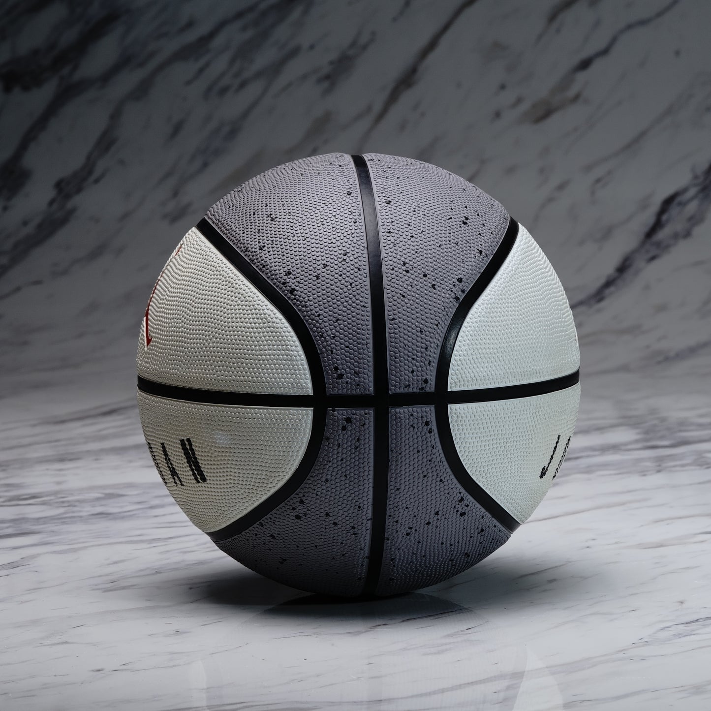 JORDAN PLAYGROUND 2.0/CEMENT GREY/WHITE/BLACK/FIRE R