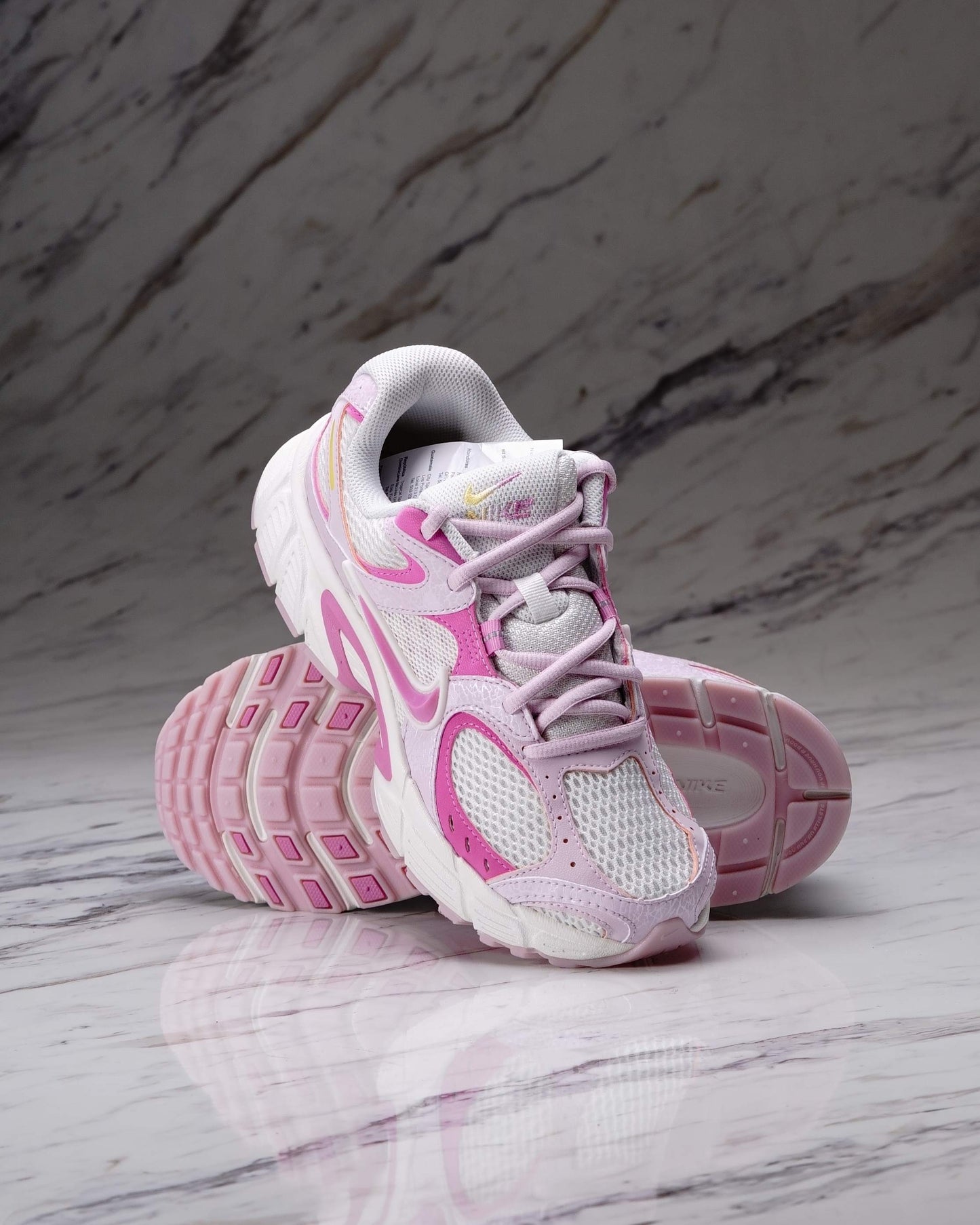W NIKE V5 RNR DF SUMMIT