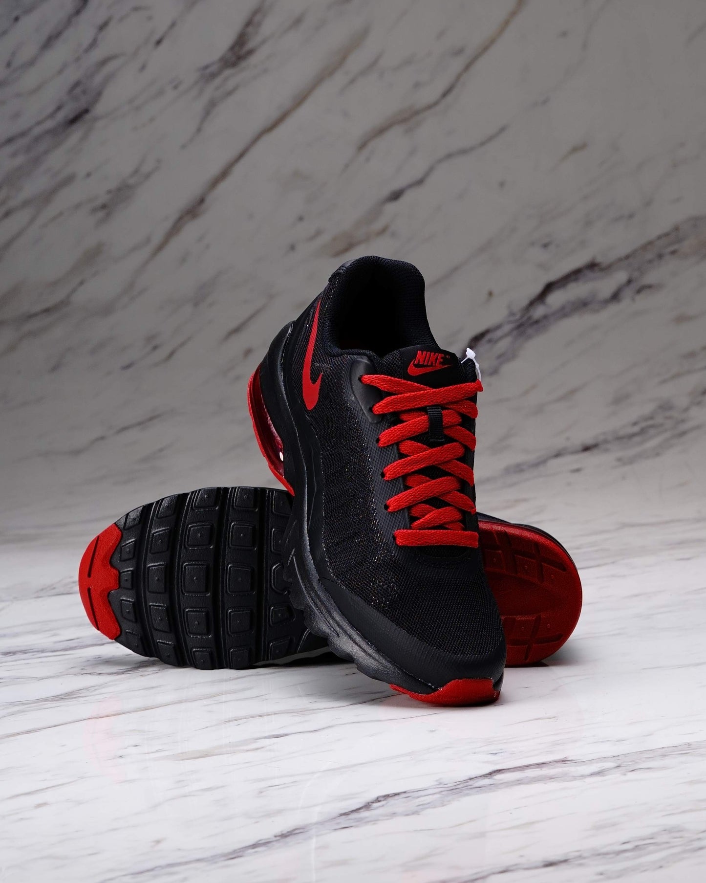 NIKE AIR MAX INVIGOR