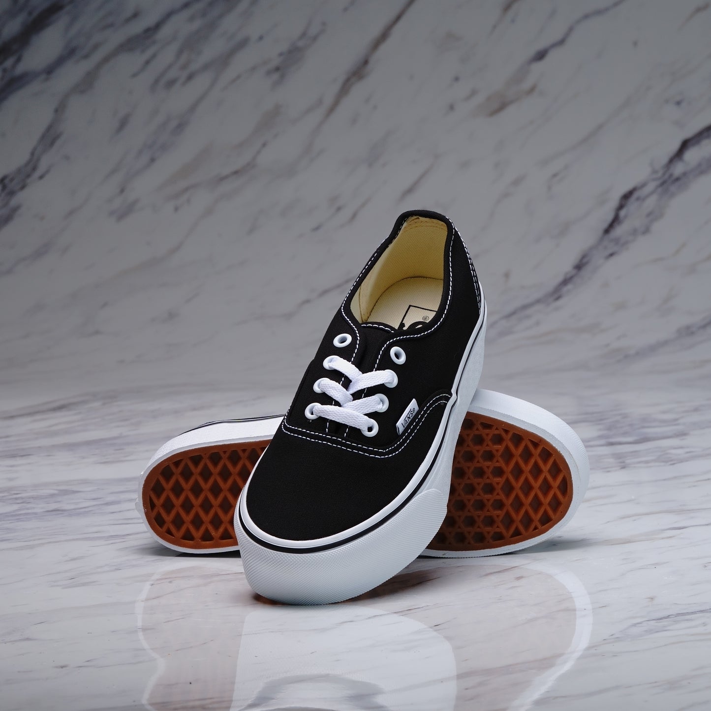 VANS Authentic Stackform Canvas Black/True White