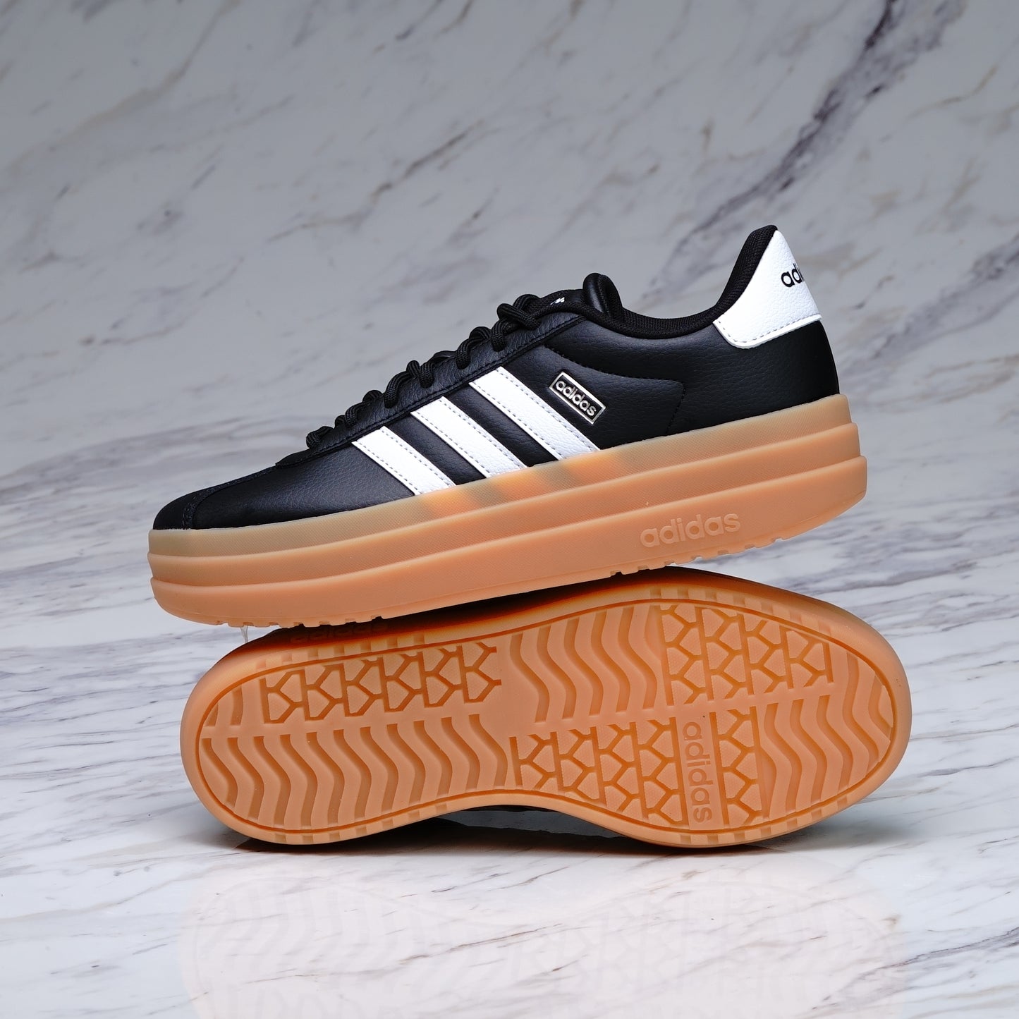 ADIDAS COURT BOLD