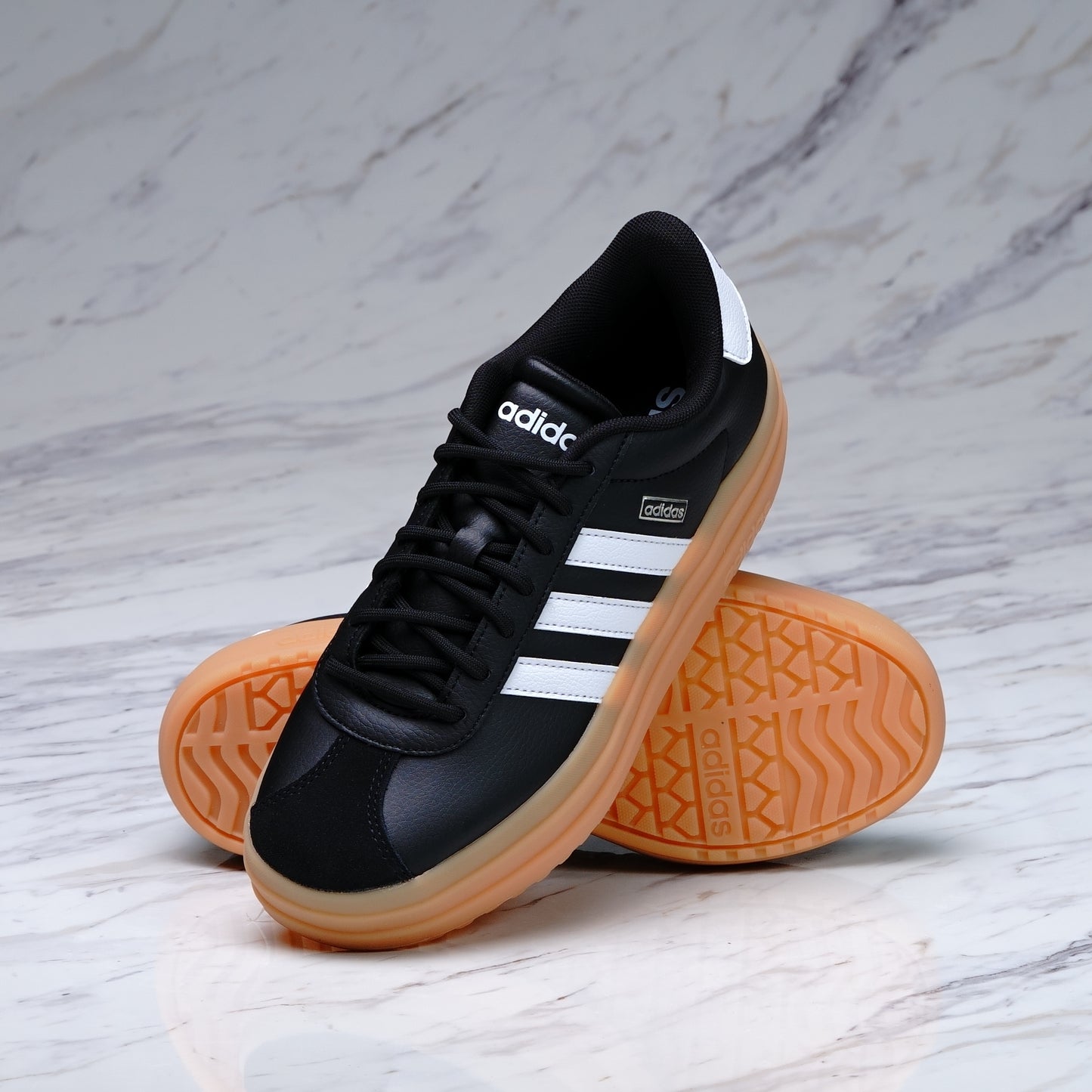 ADIDAS COURT BOLD