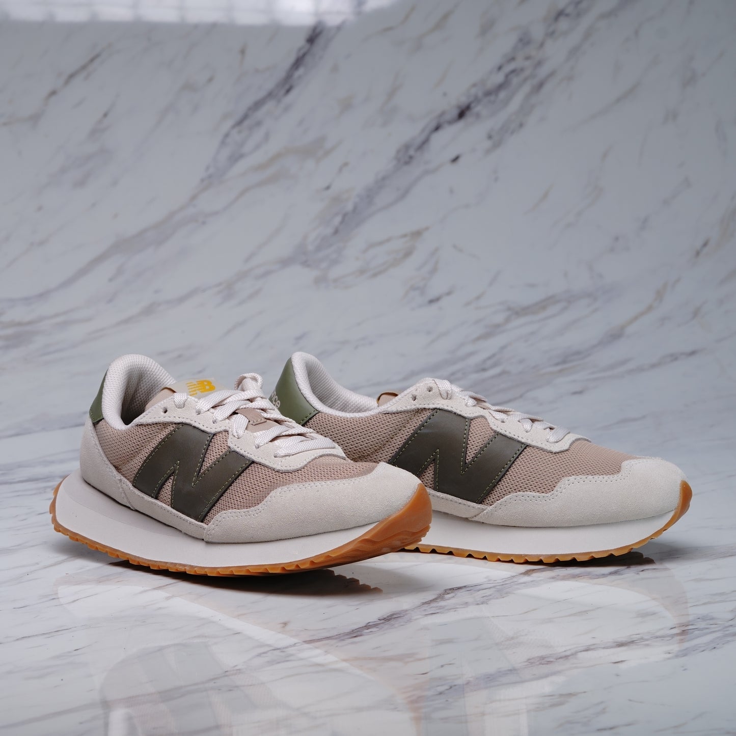 NEW BALANCE 237