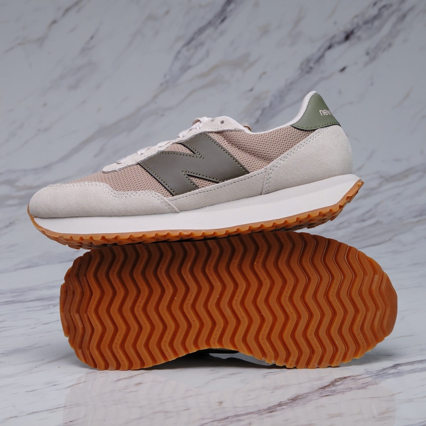 NEW BALANCE 237