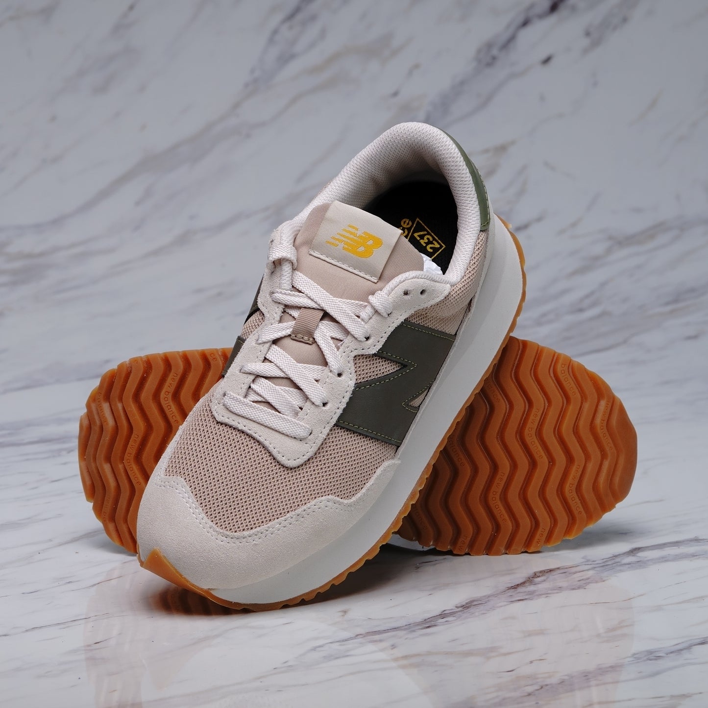 NEW BALANCE 237