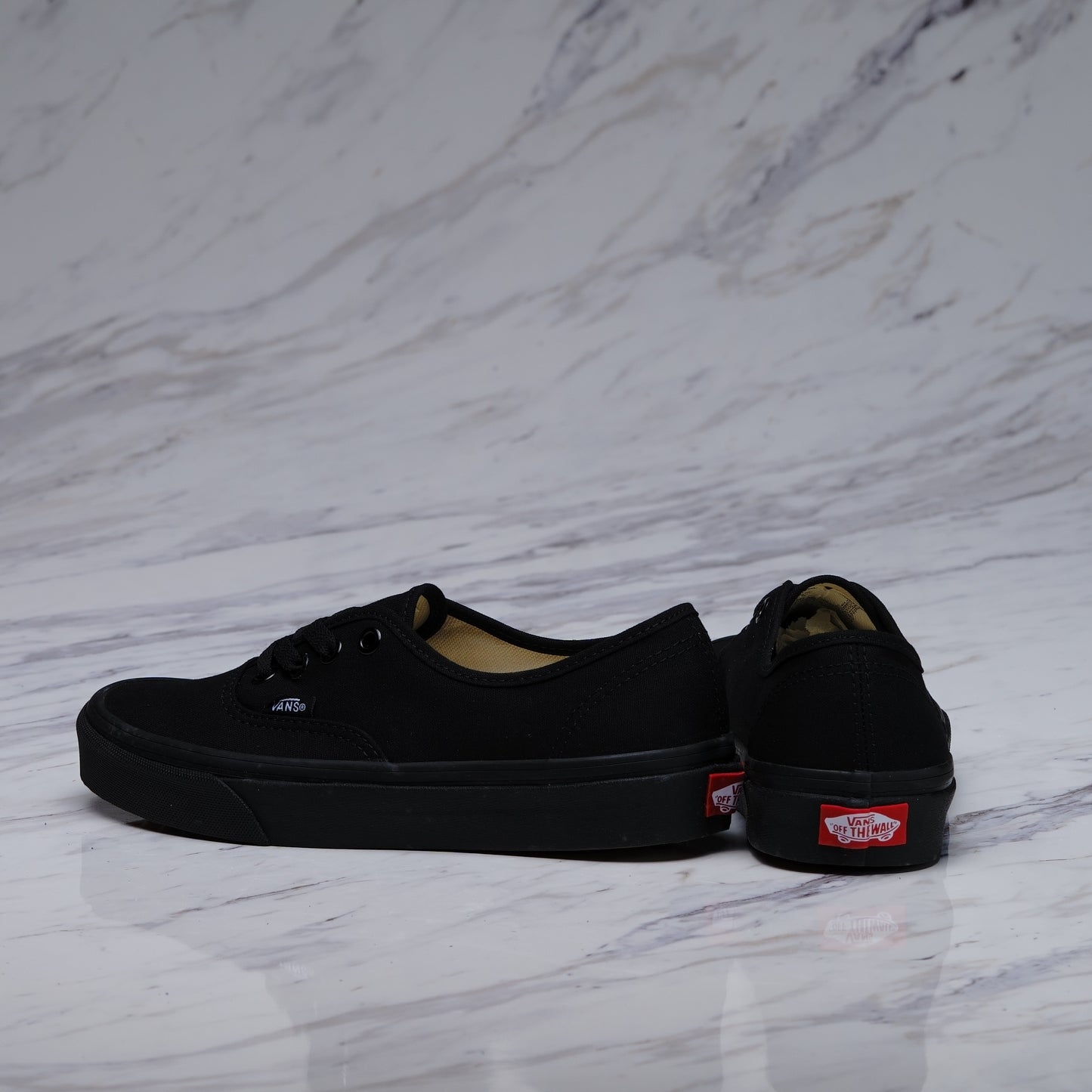 VANS AUTHENTIC BLACK UNISEX