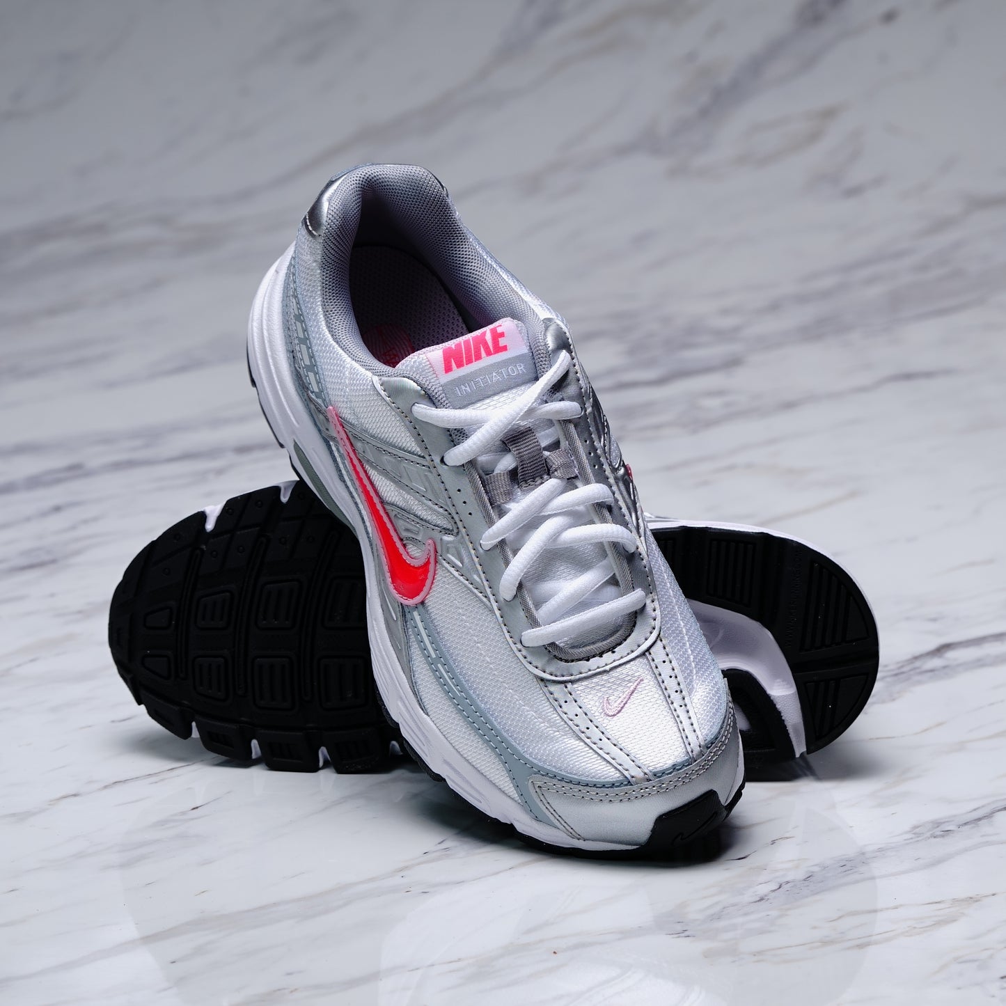 WMNS NIKE INITIATOR