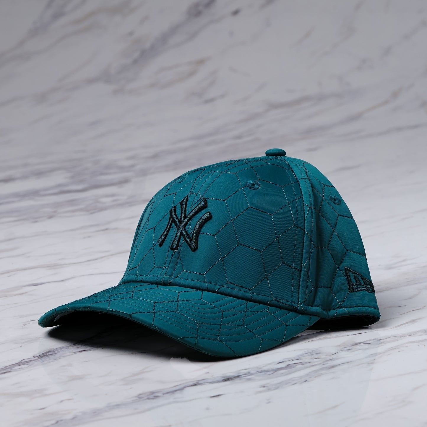 GORRA NEW ERA QUILTED 9FORTY NEYYAN DKGBLK