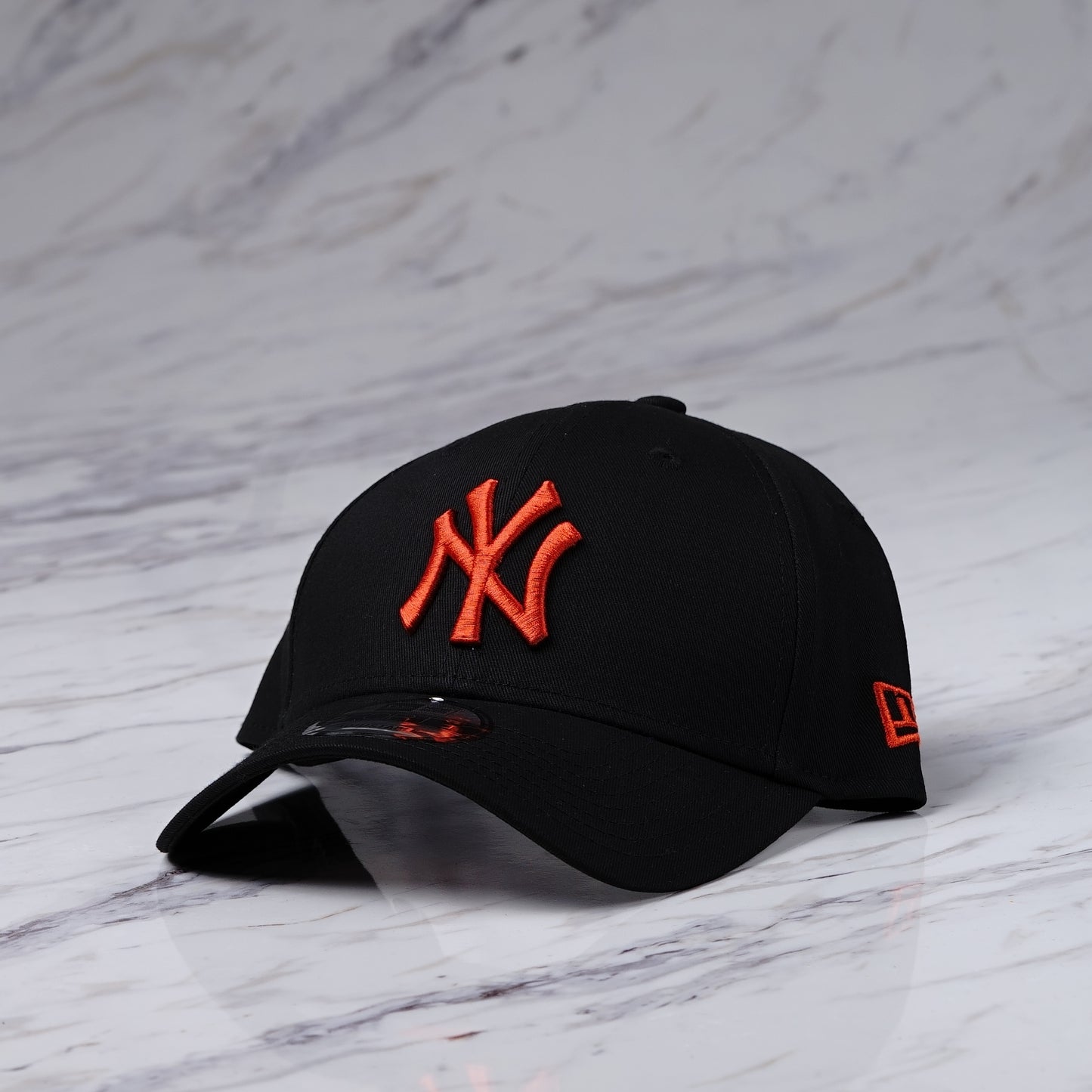 GORRA NEW ERA LEAGUE ESSENTIAL 9FORTY NEYYAN BLKINR