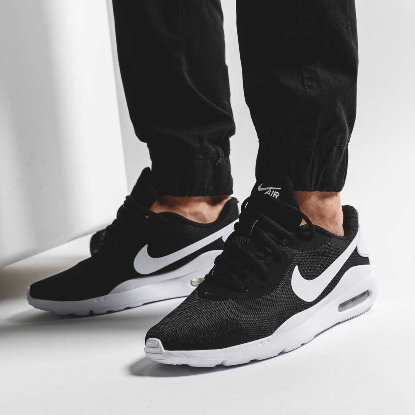 NIKE AIR MAX OKETO - Main Image