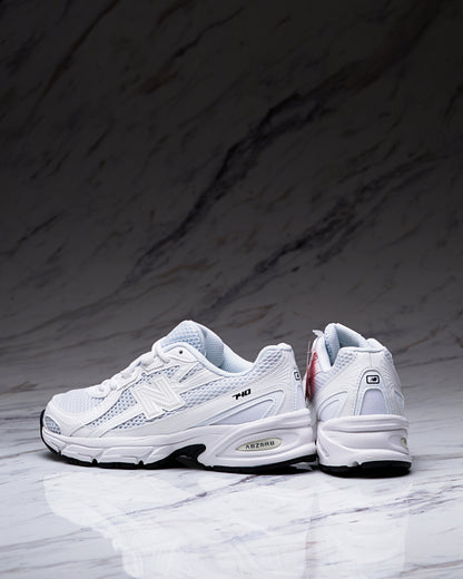 NEW BALANCE U740WW2