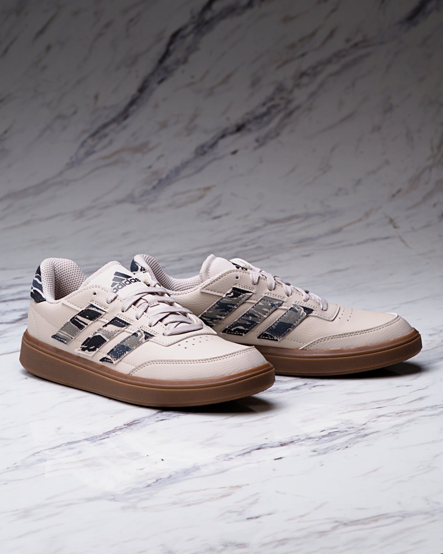 ADIDAS COURTBLOCK JI4718