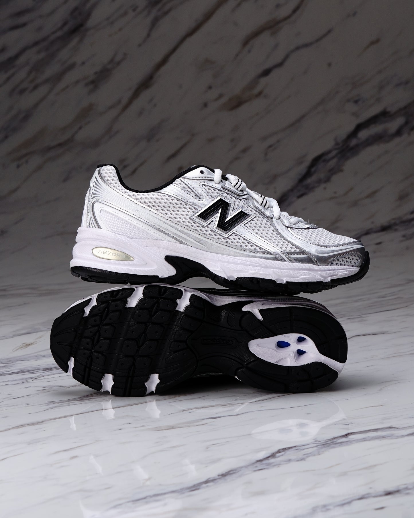 NEW BALANCE U740NW2