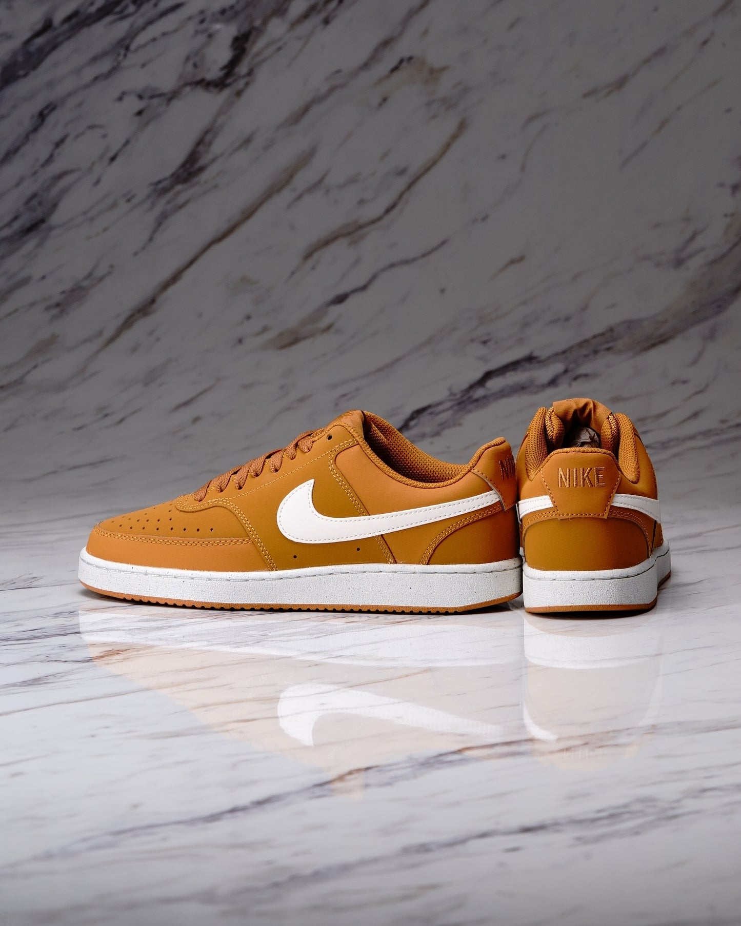 NIKE COURT VISION LOW
