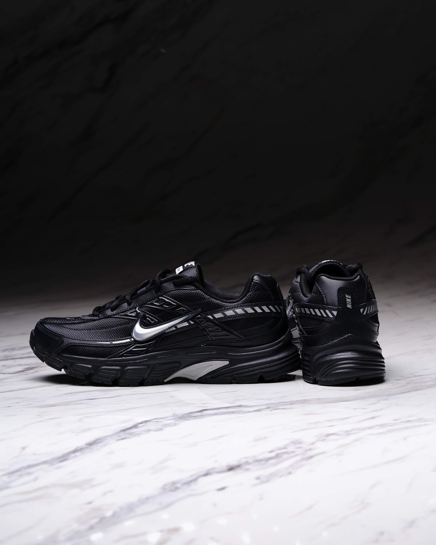 INITIATOR  Black Metallic Silver