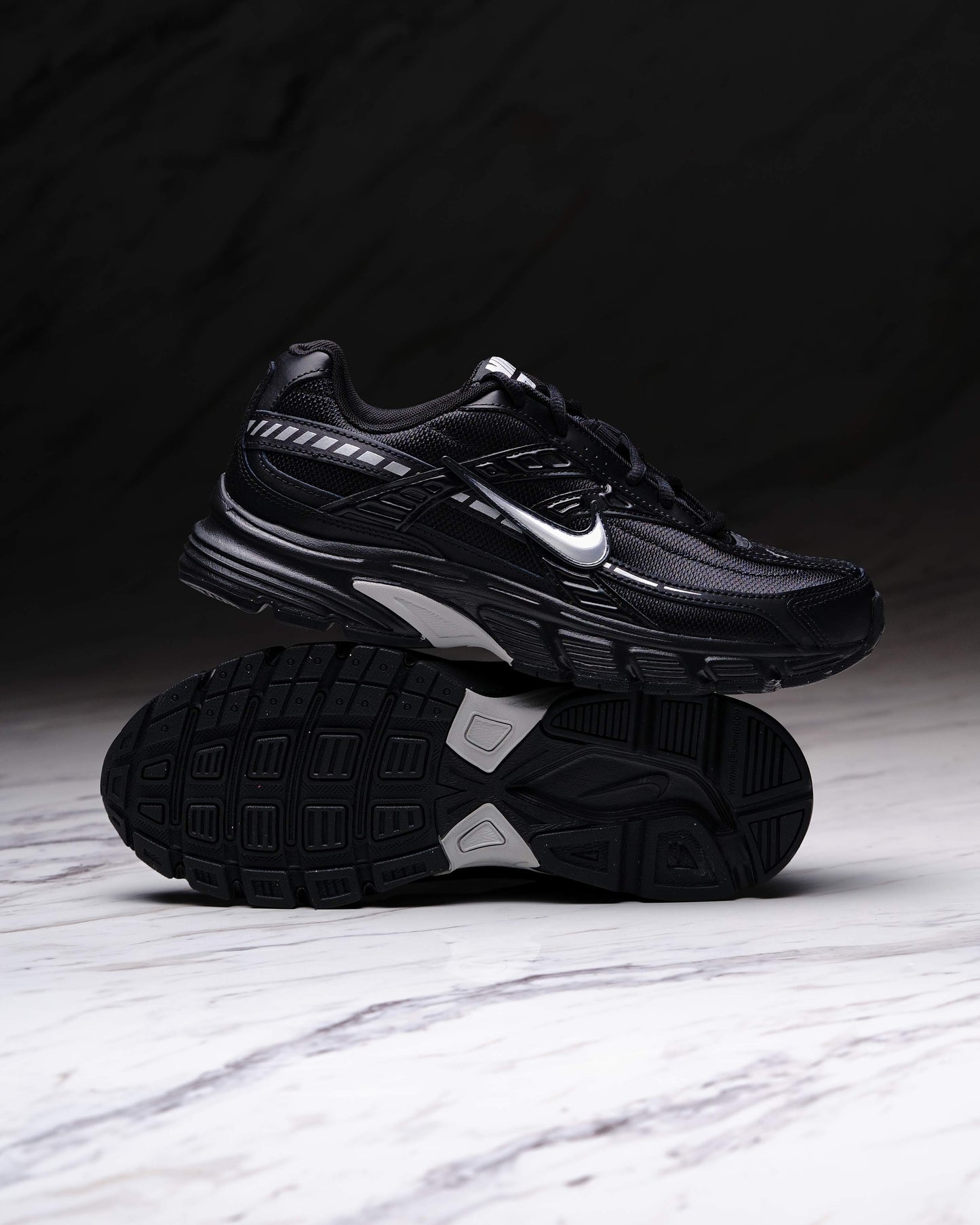 INITIATOR  Black Metallic Silver