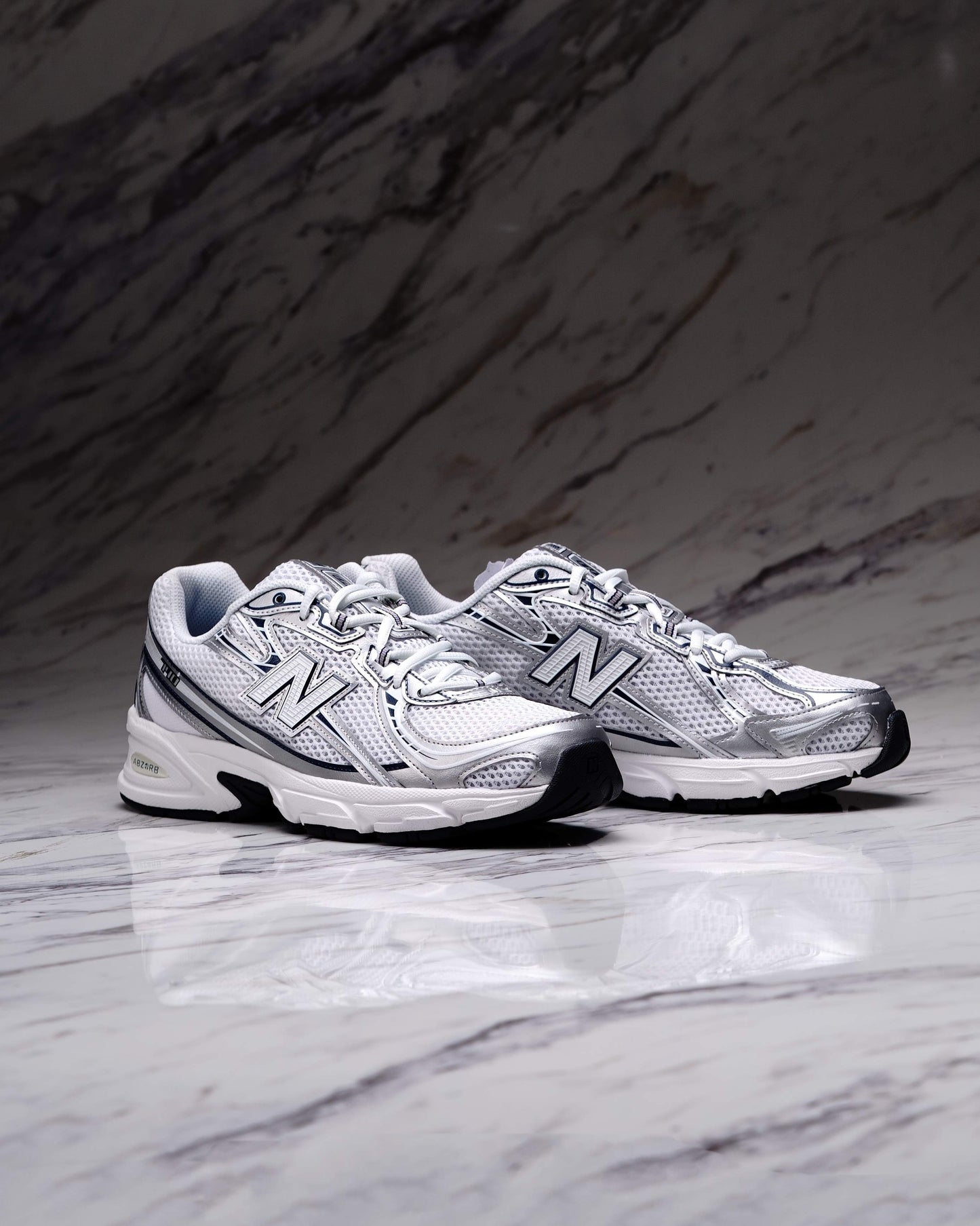 NEW BALANCE U740WN2