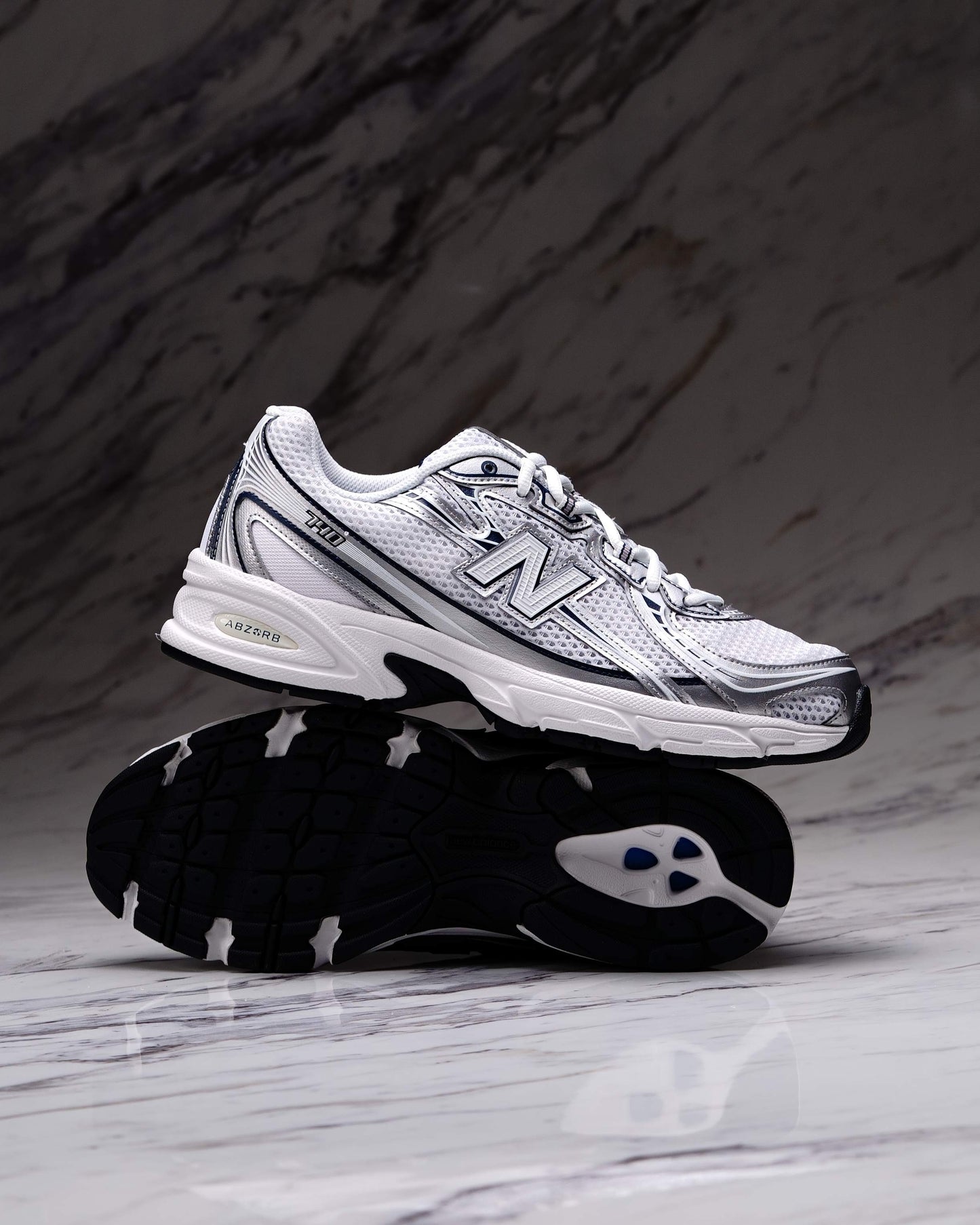 NEW BALANCE U740WN2