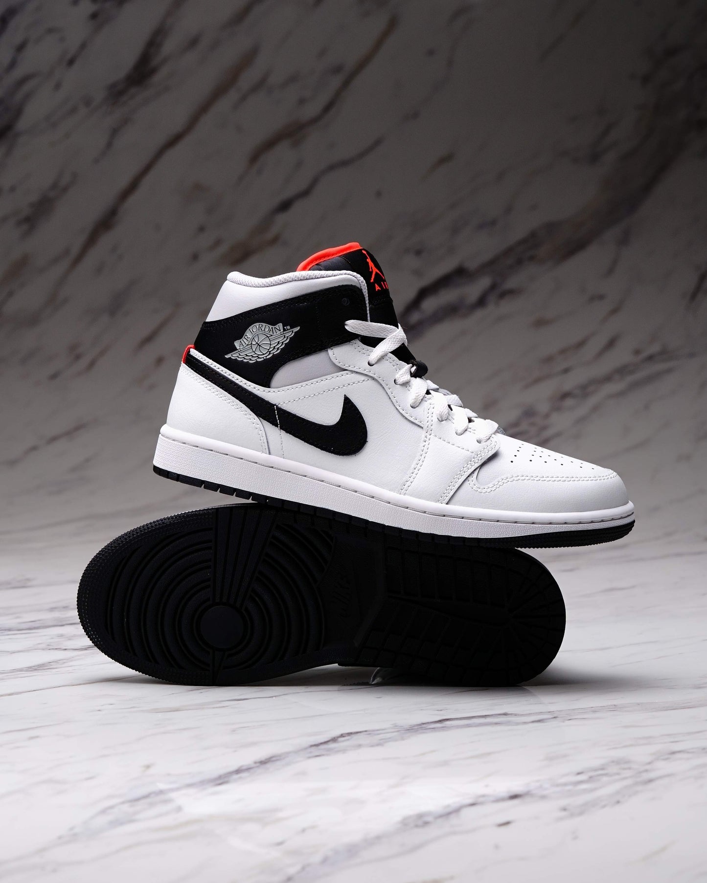 NIKE AIR JORDAN 1 MID SUMMIT WHITE/BLACK