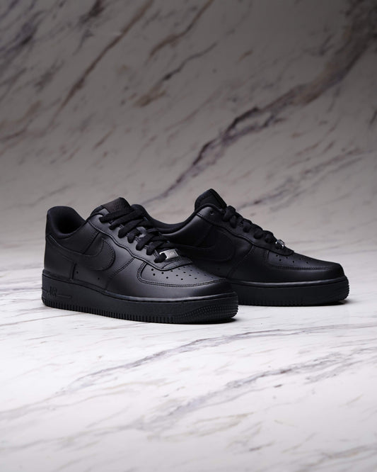 NIKE AIR FORCE 1 07 LE BLACK
