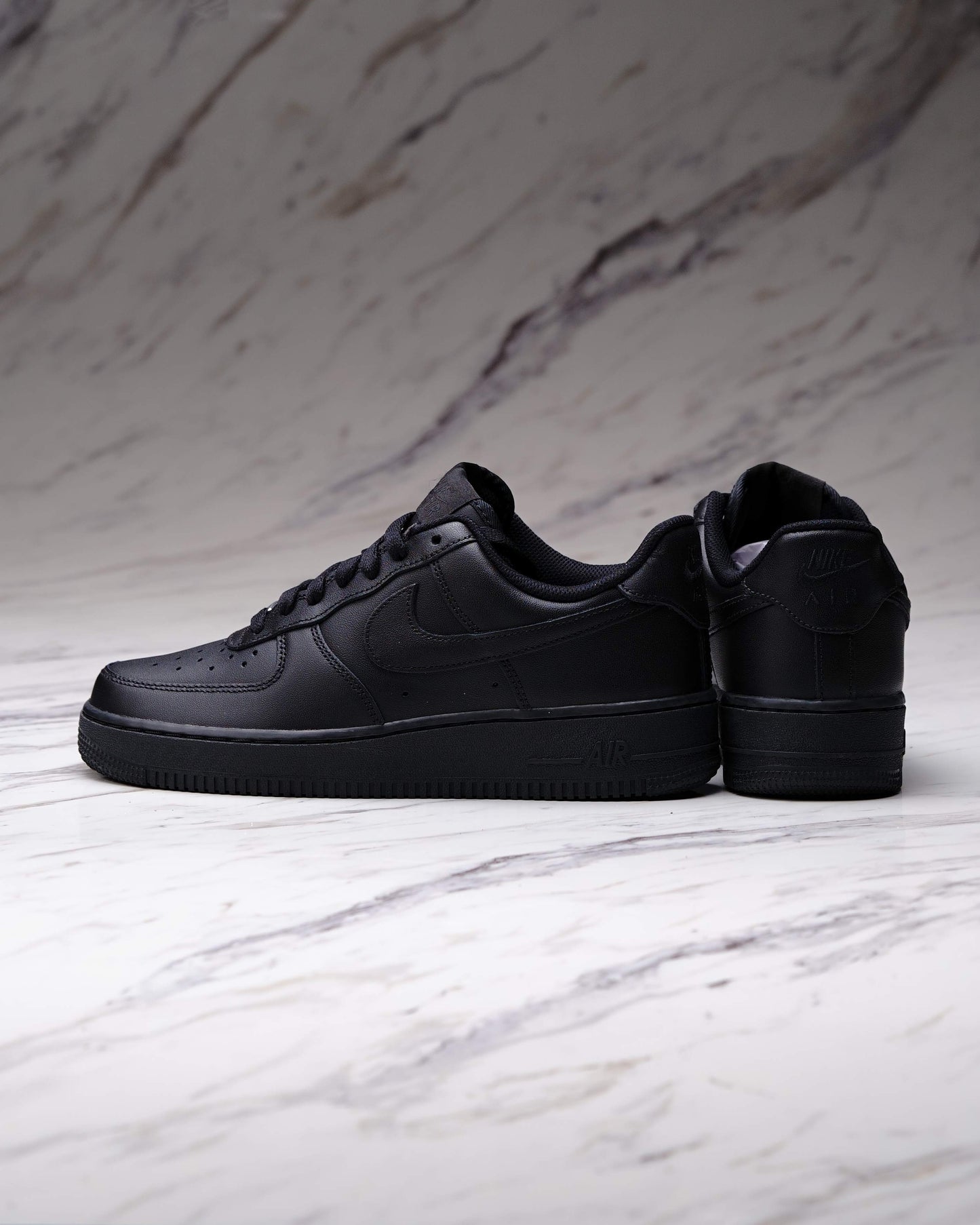 NIKE AIR FORCE 1 07 LE BLACK