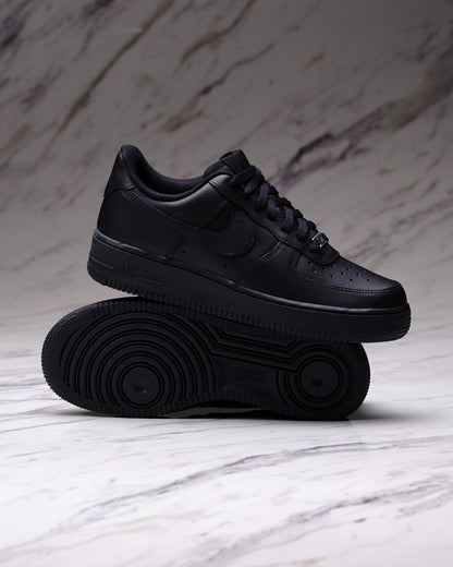 NIKE AIR FORCE 1 07 LE BLACK