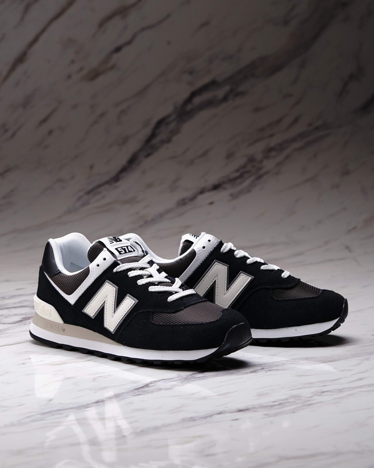 NEW BALANCE U5745MX