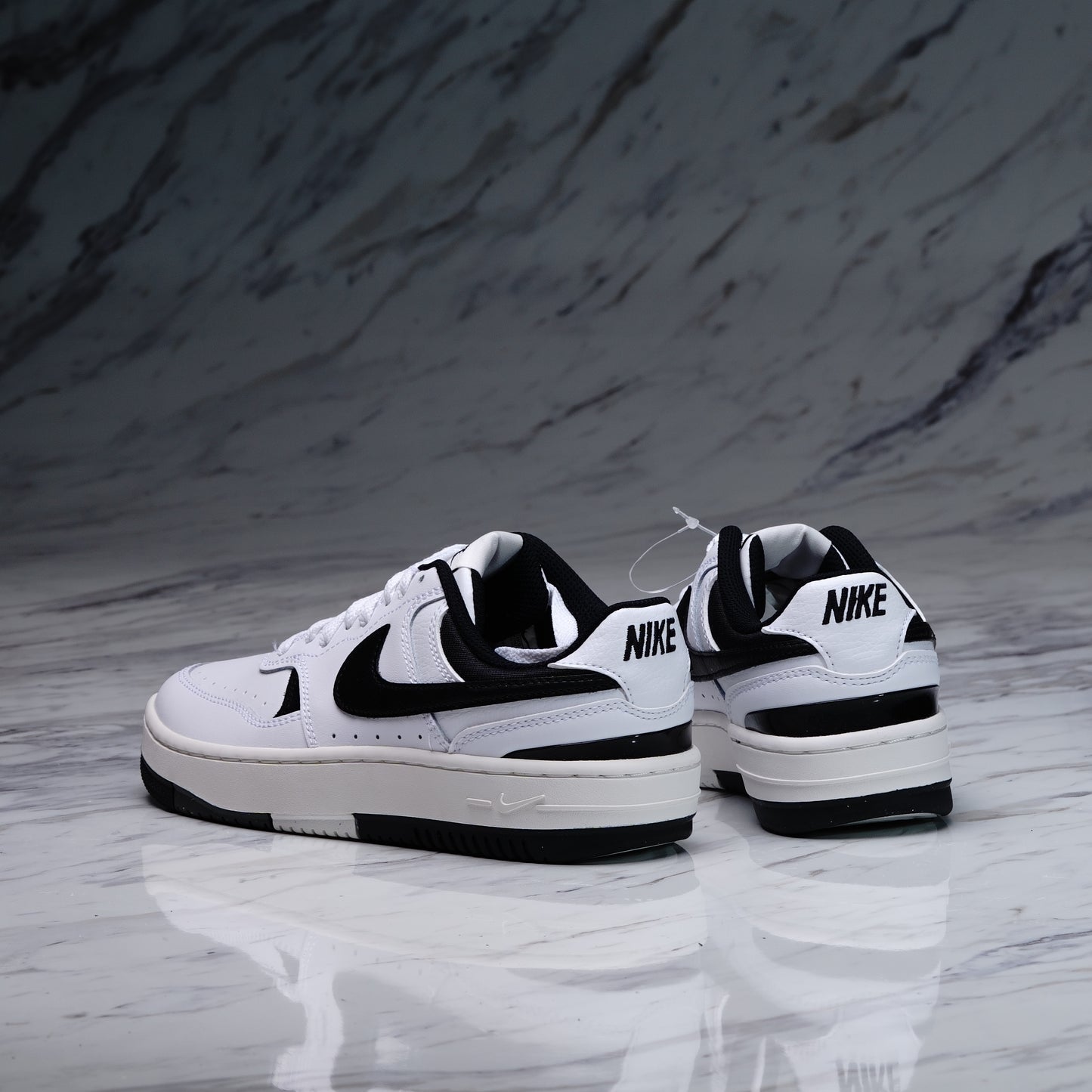 NIKE GAMMA FORCE /WHITE/BLACK-SMMT