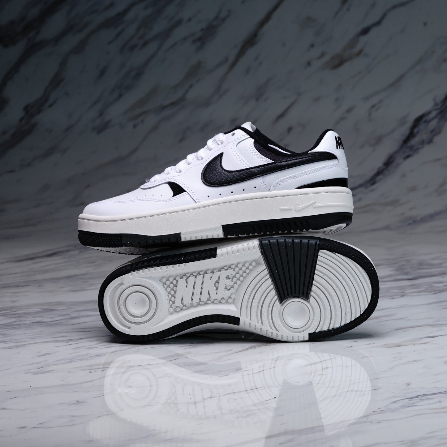 NIKE GAMMA FORCE /WHITE/BLACK-SMMT