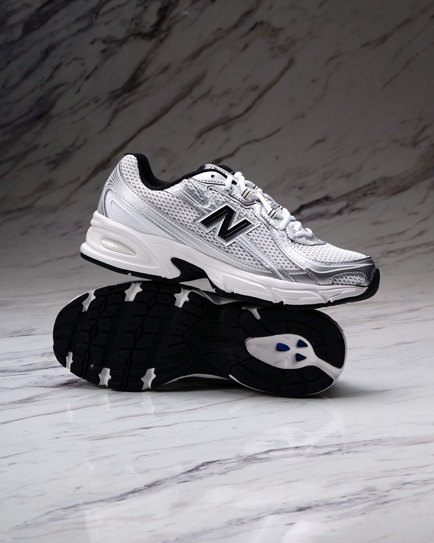 NEW BALANCE U740NW2