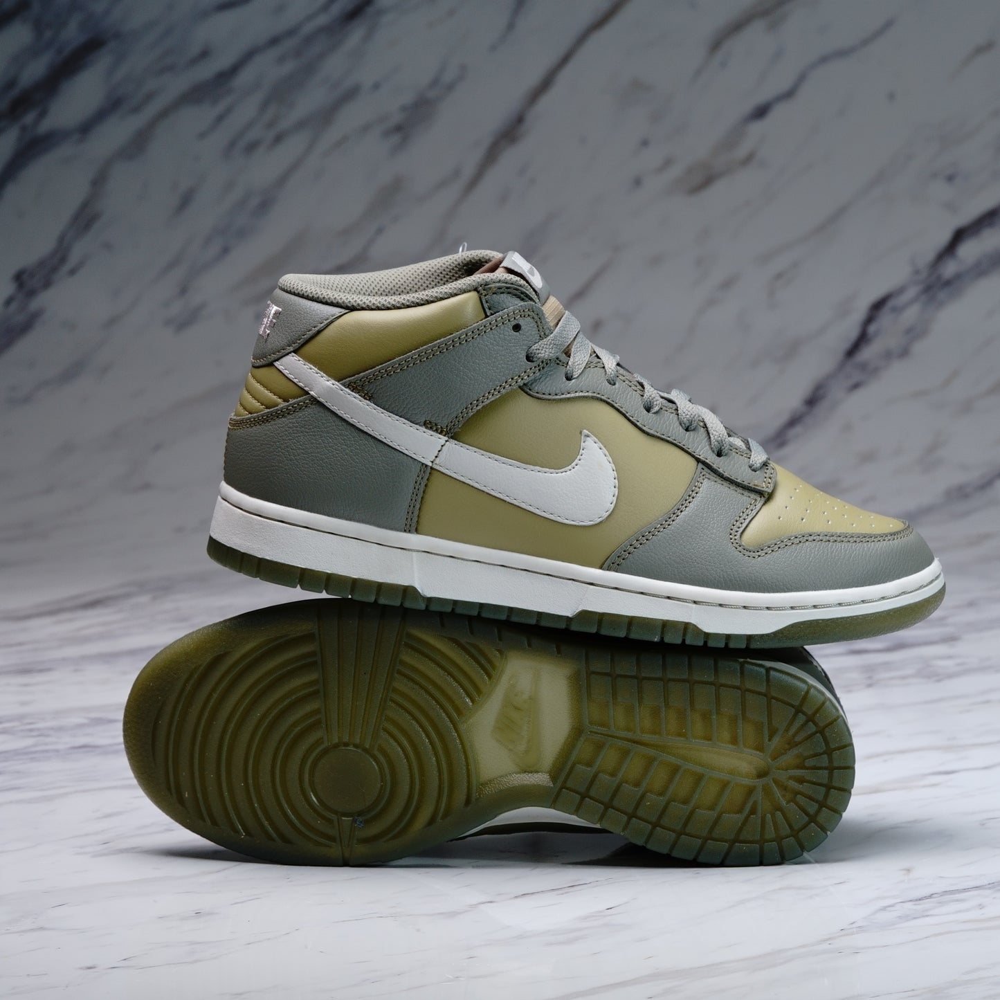 NIKE DUNK MID ESSDK STUCCO/LT BONE-NTRL OLIVE