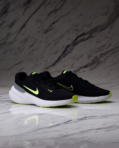 NIKE UPLIFT SC