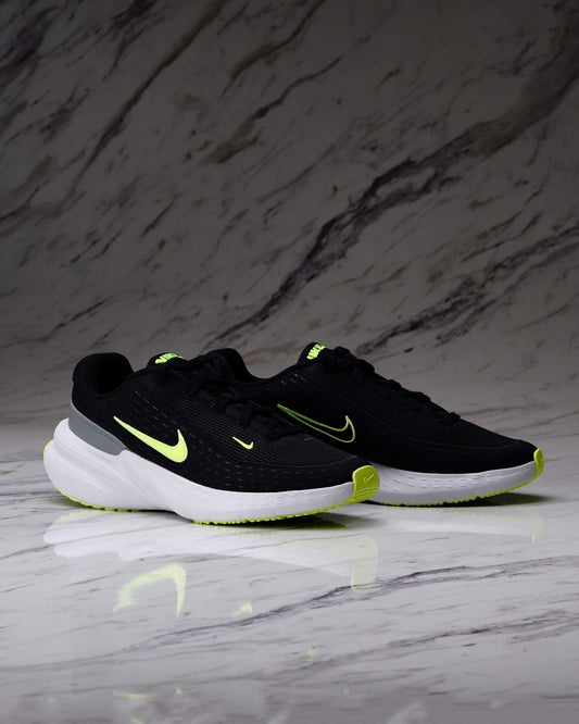 NIKE UPLIFT SC