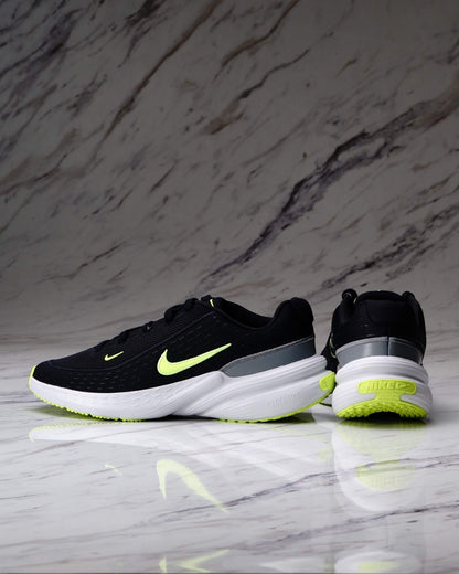 NIKE UPLIFT SC