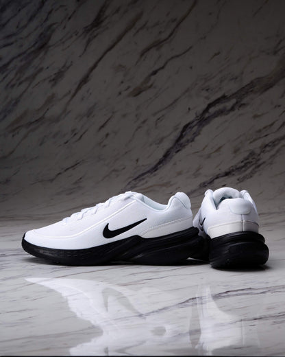 NIKE UPLIFT SC