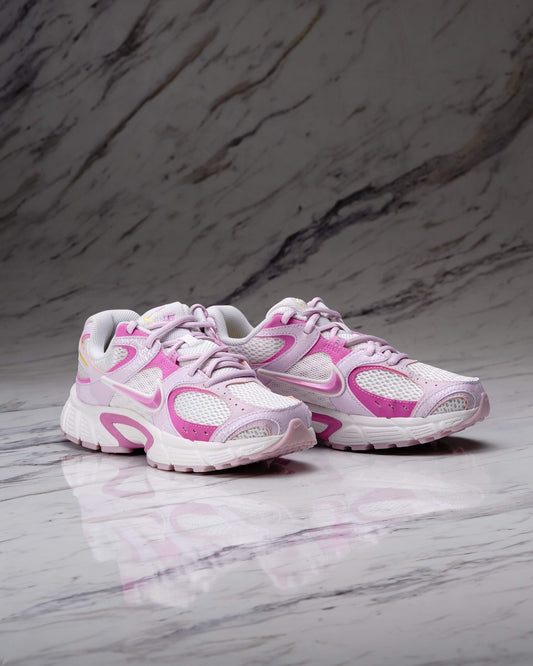 W NIKE V5 RNR DF SUMMIT