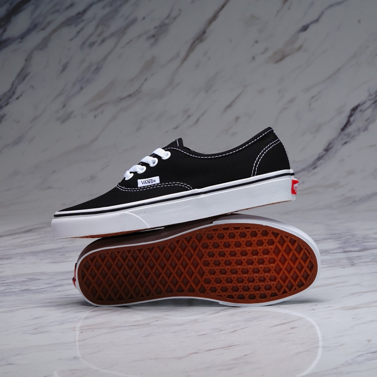 VANS AUTHENTIC - BLACK